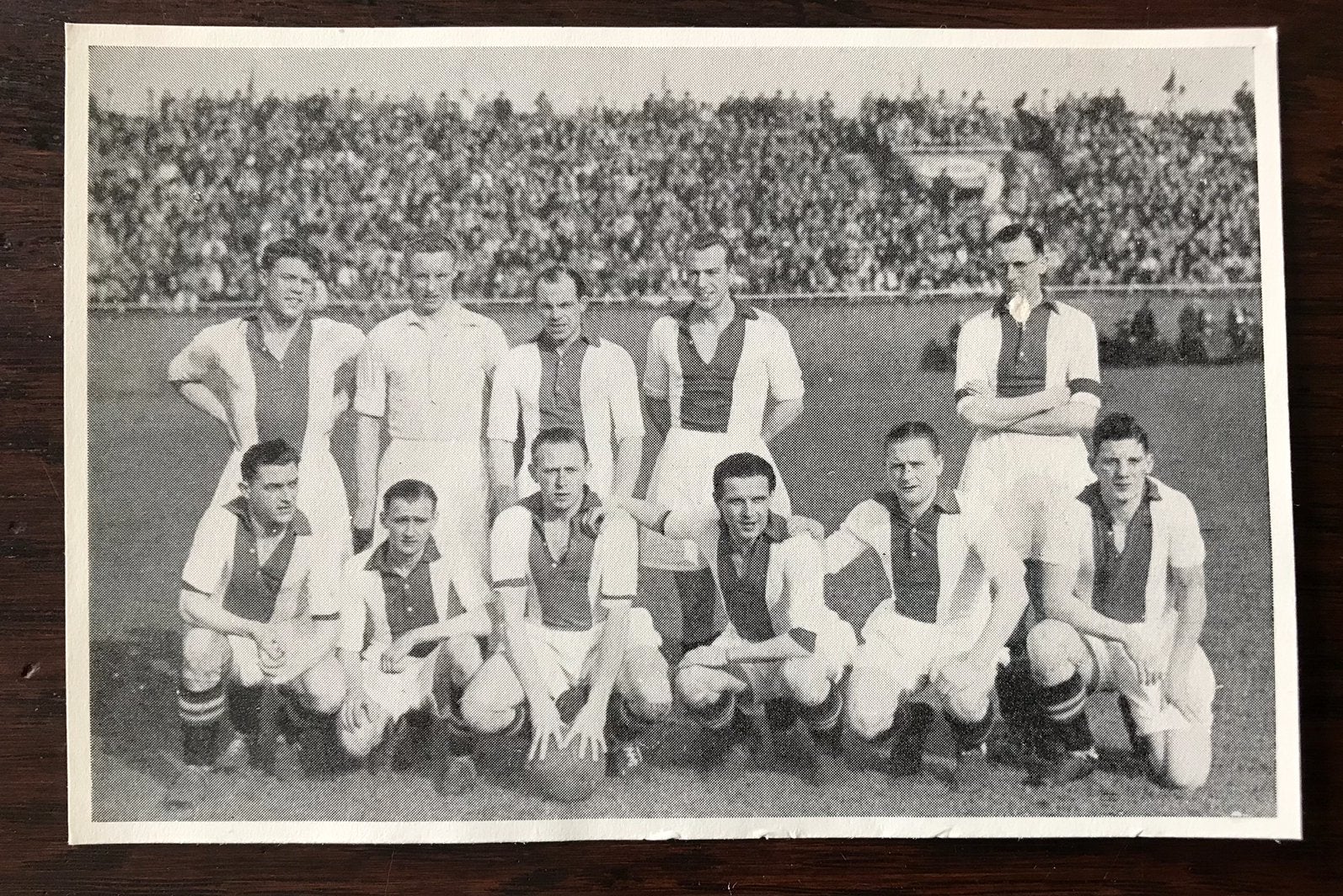 Oude plaatje Voetbalelftal AJAX in seizoen 1949/50, Verzamelen, Ophalen of Verzenden, Zo goed als nieuw, Ajax