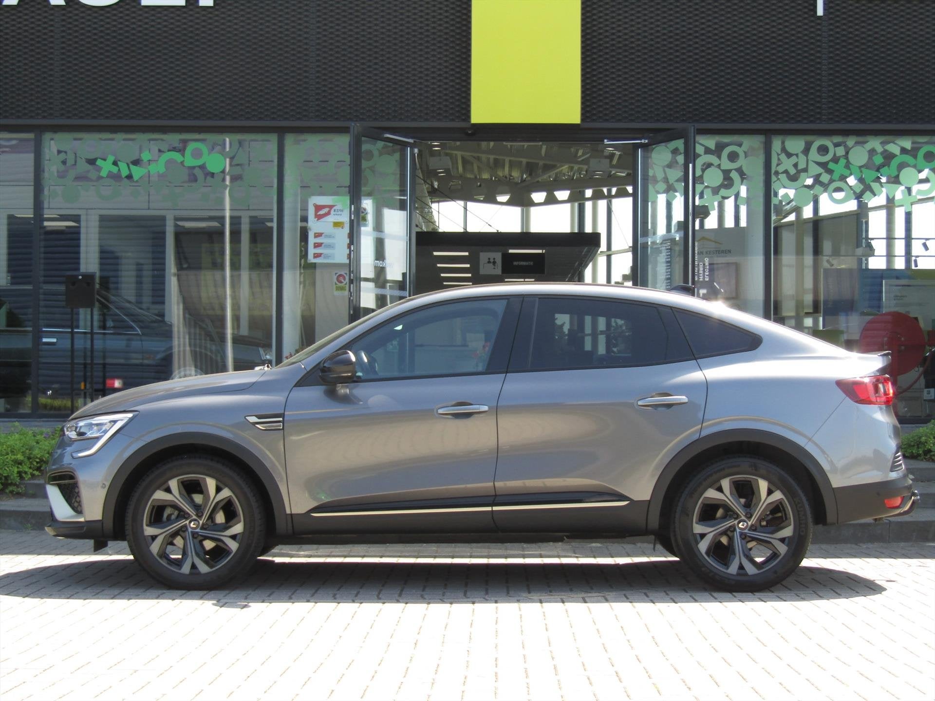 Renault Arkana 1.6 E-TECH Hybrid E-Tech Engineered / Trekhaa, Auto's, Gebruikt, 4 cilinders, Origineel Nederlands, 760 kg