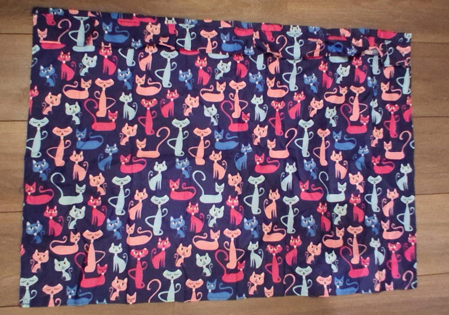 2 Katten tafelkleden met vrolijke print, Nieuw, Ophalen of Verzenden, Paars, Rechthoek