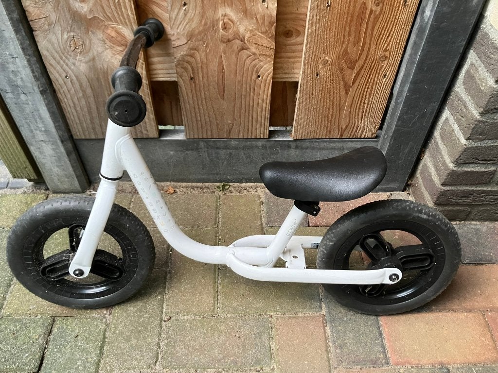 Loopfiets BTWIN Decathlon - wit, Kinderen en Baby's, Ophalen, Gebruikt, Loopfiets