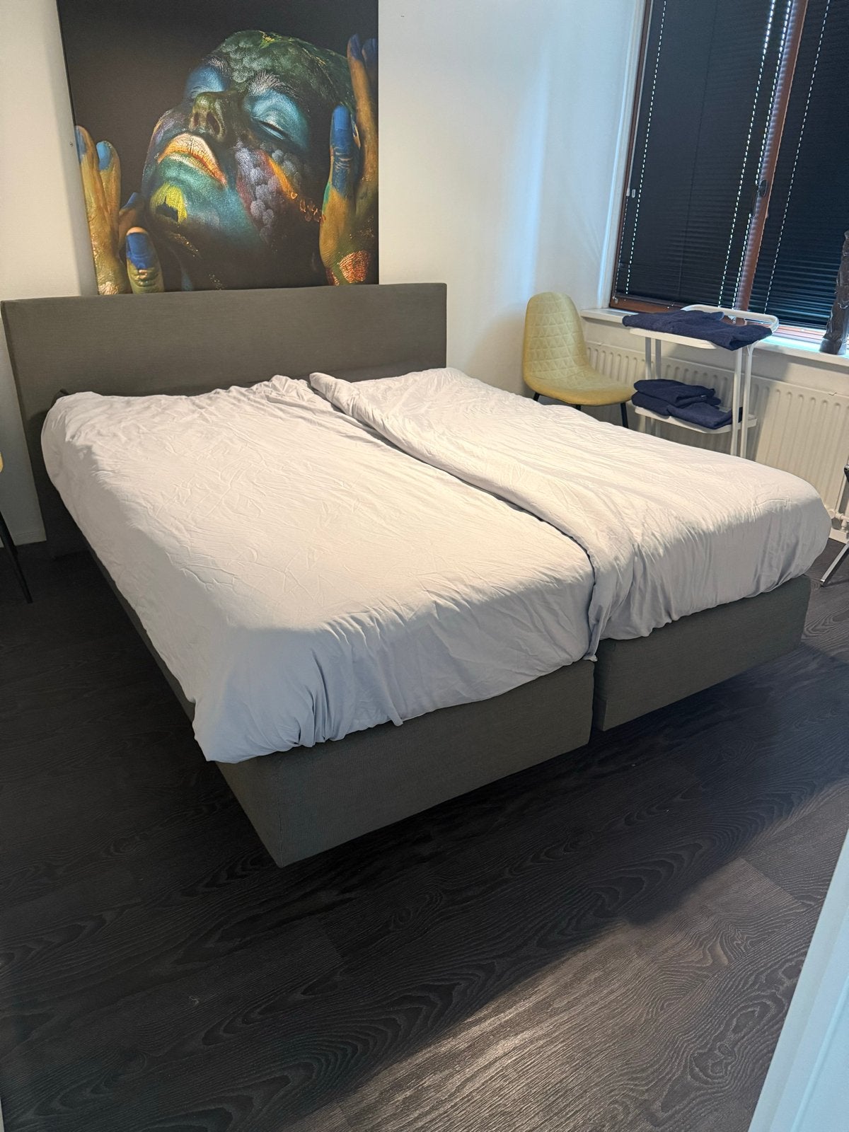 Tweepersoonsbed met hoofdbord - Grijs stof, Gebruikt, Tweepersoons, Ophalen of Verzenden, 200 cm