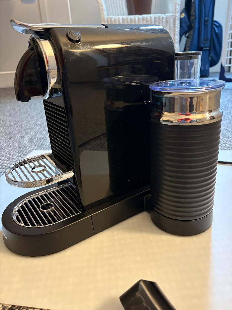 Nespresso De'Longhi CitiZ & Milk Koffiecup Machine Zwart, Witgoed en Apparatuur, Koffiezetapparaten, Ophalen, Espresso apparaat