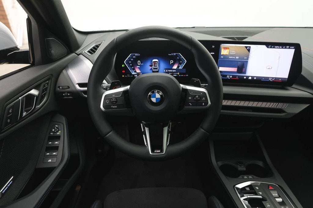 BMW 1 Serie 120 High Executive M Sport Automaat / Panoramada, Auto's, BMW, 156 pk, Met garantie (alle), Origineel Nederlands, 19 km/l