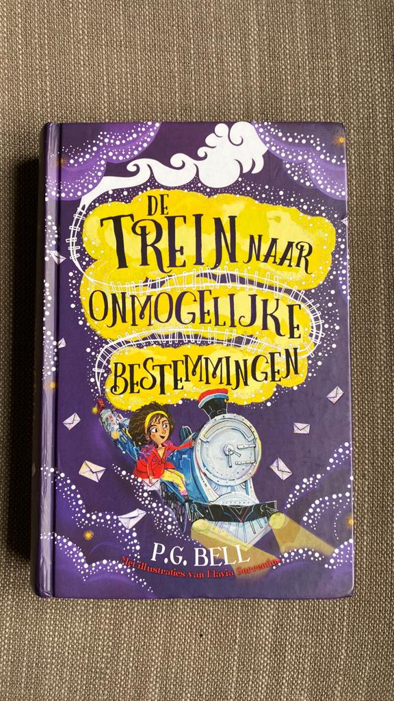 P.G. Bell - De trein naar onmogelijke bestemmingen, Boeken, Ophalen of Verzenden, Gelezen, P.G. Bell
