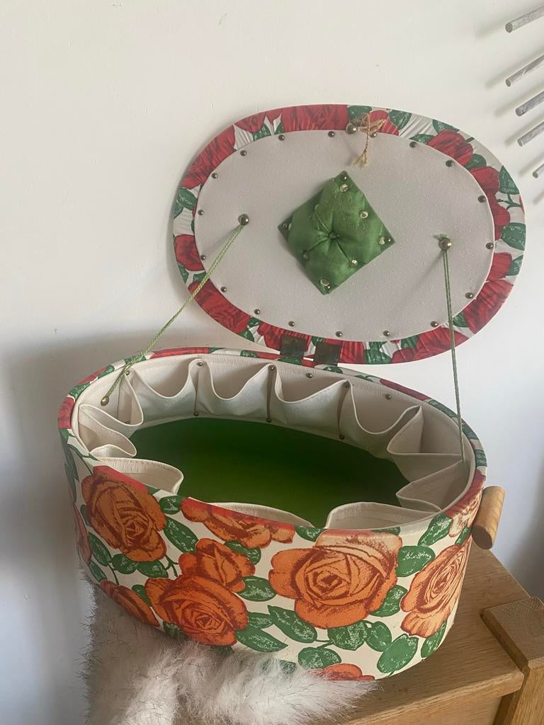 Vintage Naaidoos met Rozenprint - Handig en Decoratief, Ophalen of Verzenden, Gebruikt, Overige typen