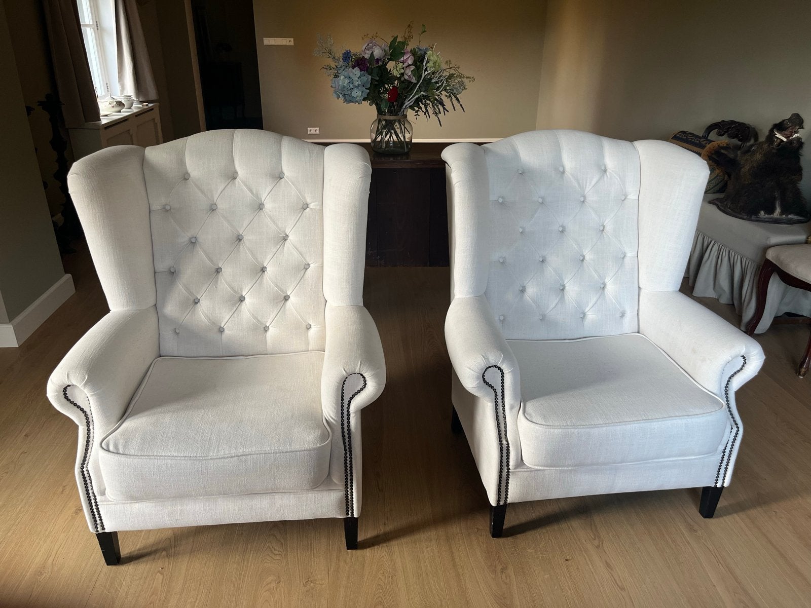 Twee klassieke oorfauteuils - wit/crème stof, Ophalen, Gebruikt, Stof, 75 tot 100 cm
