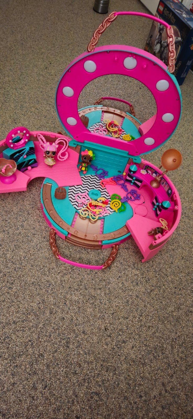 L.O.L. Surprise! Hair Salon met 2 poppetjes