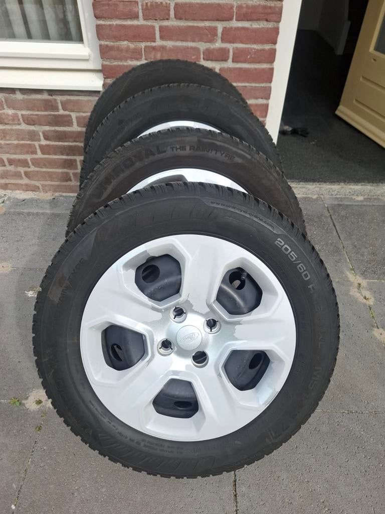 Winterbanden met velgen 205/60 R16, Auto-onderdelen, Banden en Velgen, Ophalen