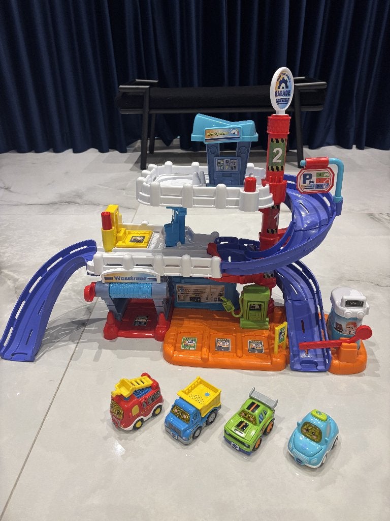 VTech Auto Garage incl. 4 VTech auto's, Ophalen, Zo goed als nieuw, 2 tot 4 jaar