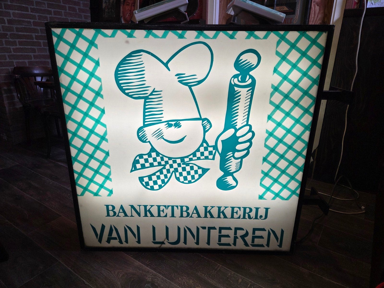 Vintage Lichtbak Banketbakkerij Van Lunteren, Ophalen