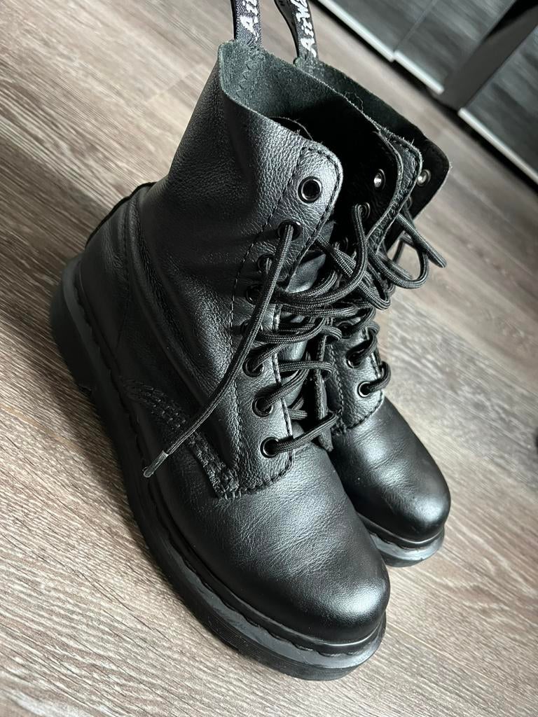 Zachte leren Dr Martens 1460 pascal, Kleding | Dames, Schoenen, Zo goed als nieuw, Lage of Enkellaarzen, Zwart, Ophalen of Verzenden