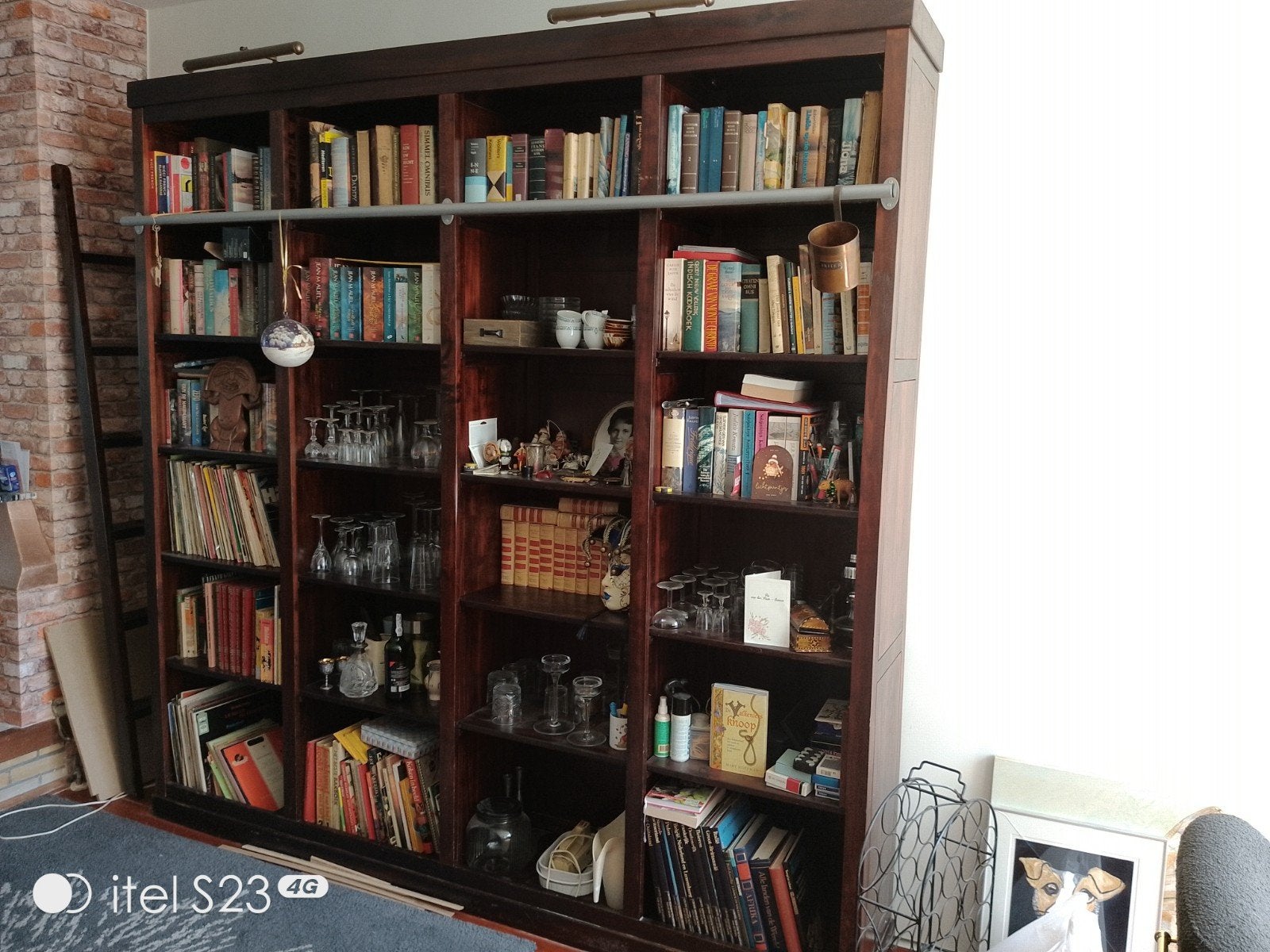 Grote Boekenkast met Ladder - Massief Hout, Huis en Inrichting, Kasten | Boekenkasten, Ophalen, Met plank(en), Gebruikt, 200 cm of meer