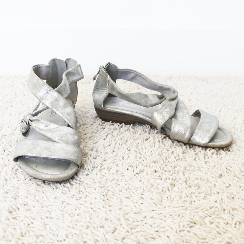 Mooie Zilver Leren Hobb's Sandalen -s13 (Maat 36) € 85,-, Hobb's, Overige kleuren, Zo goed als nieuw, Sandalen of Muiltjes