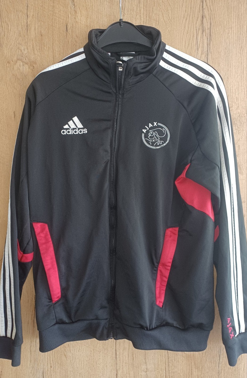 Mooi Ajax Trainingsjack Trainingsjasje maat 176 voor € 20, Verzamelen, Sportartikelen en Voetbal, Ophalen, Gebruikt, Ajax, Shirt