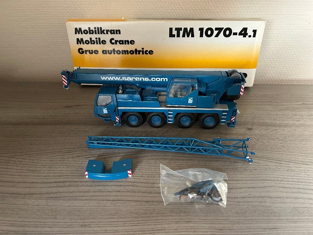 Sarens Liebherr Ltm 1070-4.1 2100.8 Conrad 1:50, Hobby en Vrije tijd, Modelauto's | 1:50, Verzenden, Zo goed als nieuw, Hijskraan, Tractor of Landbouw