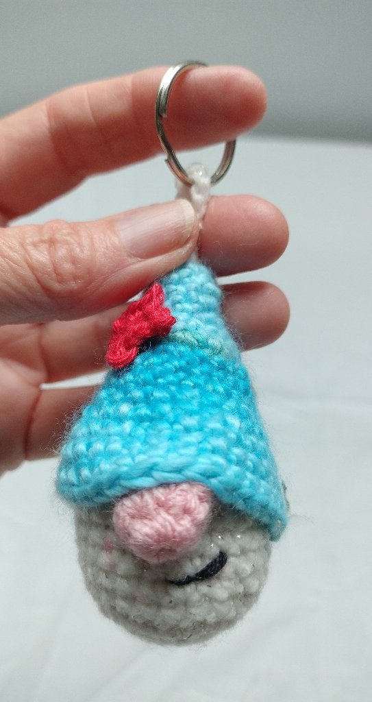 Gnome kabouter tashanger sleutelhanger gehaakt, Ophalen of Verzenden, Nieuw, Knuffel of Figuurtje
