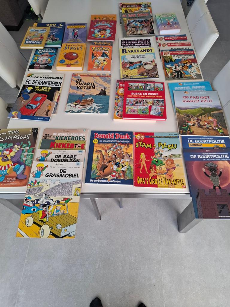 Grote verzameling diverse strips en boeken, Meerdere stripboeken, Ophalen, Gelezen