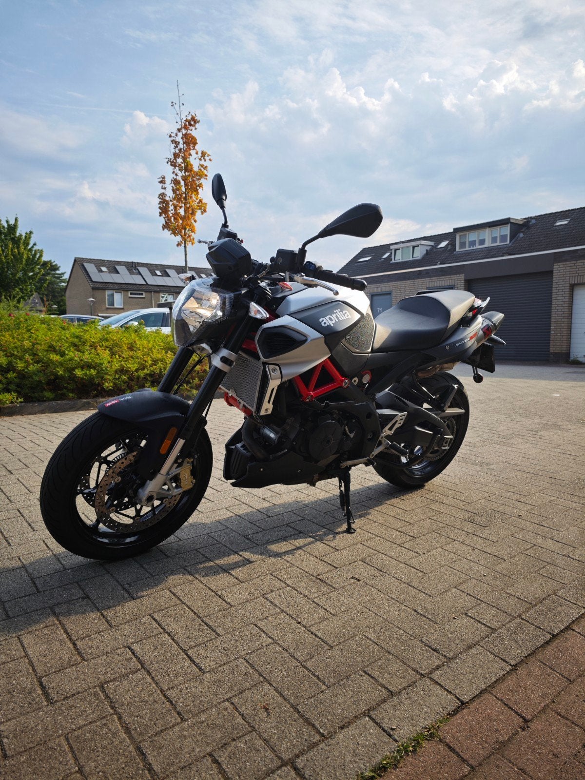 Aprilia Shiver 900 (2017) Akrapovič-Quickshifter–13.360 km, Particulier, Naked bike