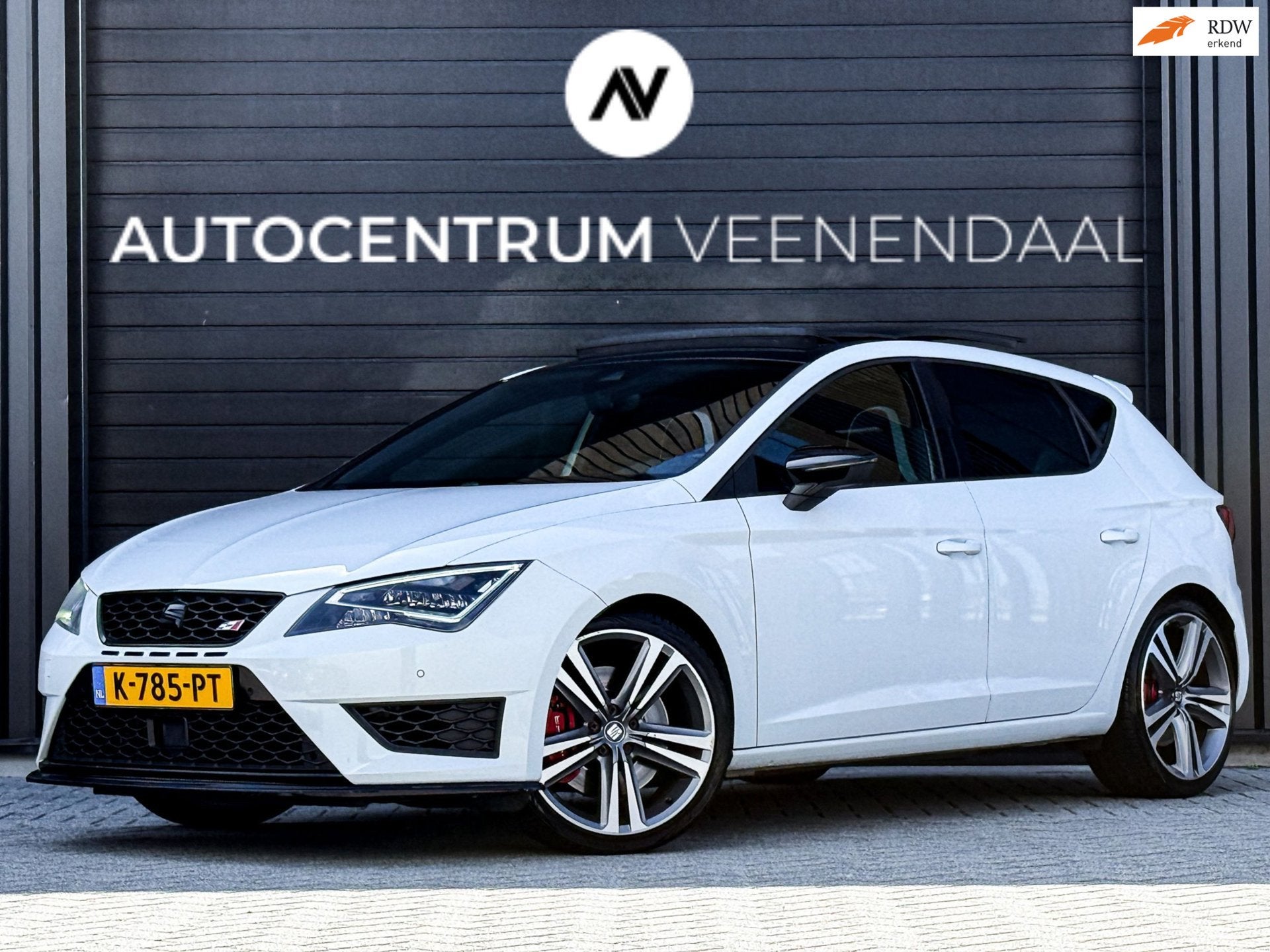Seat Leon Cupra 290 2.0 TSI DSG PANO/DCC/CAMERA/CARPLAY/19'', 4 cilinders, 1984 cc, Leon, Wit