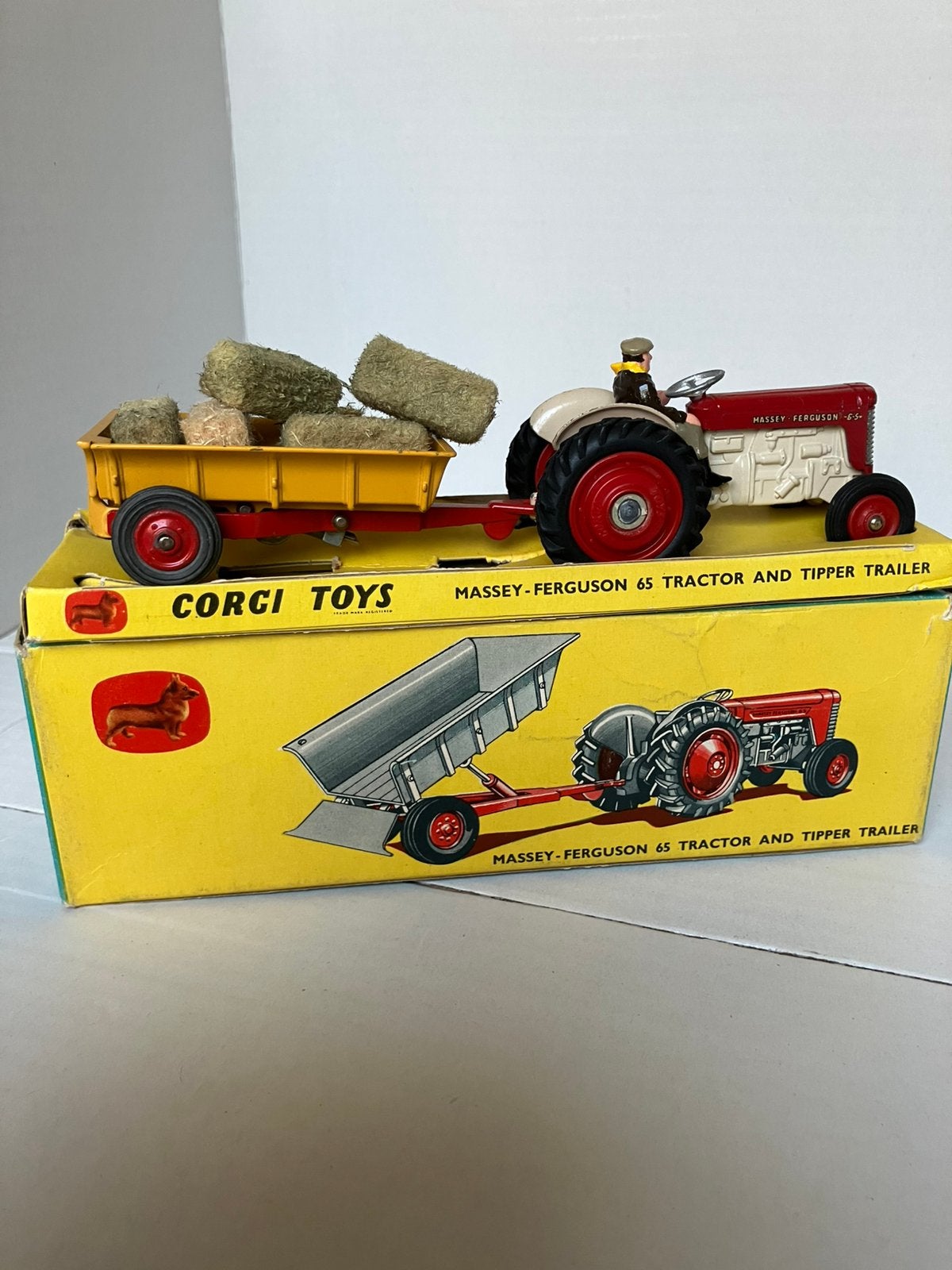 Corgi toys Giftset nr 7, Hobby en Vrije tijd, Modelauto's | 1:43, Verzenden, Zo goed als nieuw, Auto, Corgi