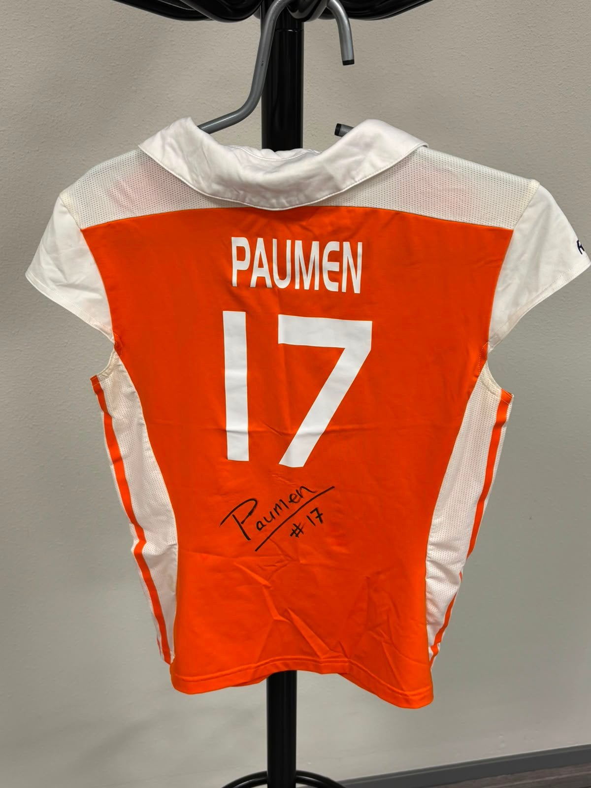 Gesigneerd wedstrijdshirt Maartje Paumen - rugnummer 17, Ophalen of Verzenden, Zo goed als nieuw