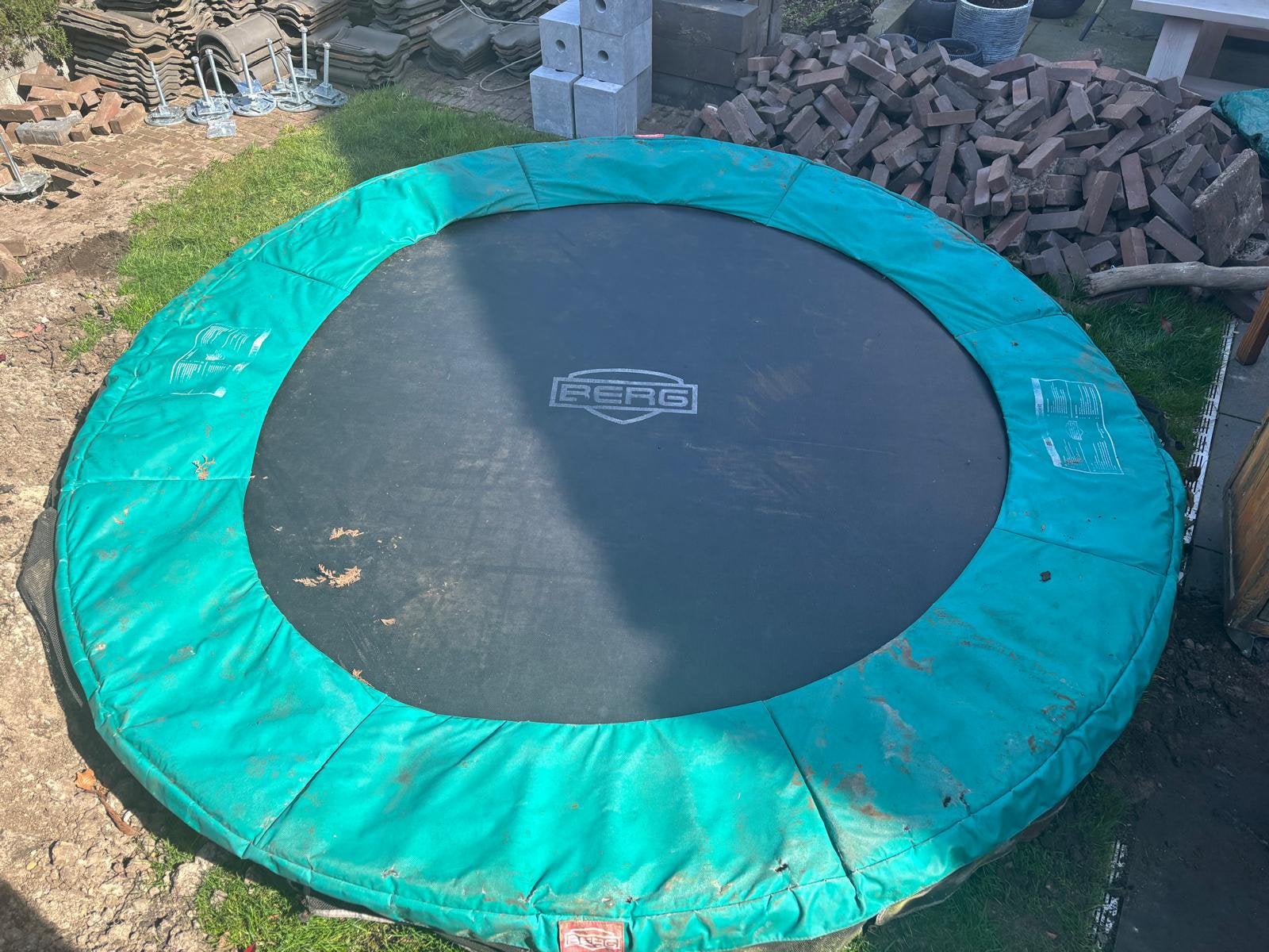 Berg Trampoline (ingraaf), Kinderen en Baby's, Speelgoed | Buiten | Trampolines, Ophalen, Gebruikt