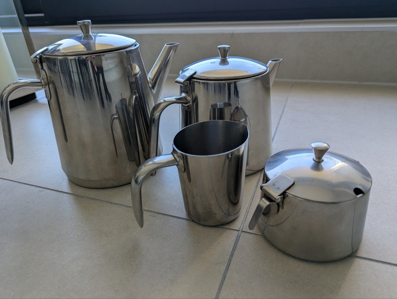 Sola theepot, koffiepot, melkkan en suikerpot - 4-delig, Gebruikt, Overige merken, Ophalen of Verzenden, Theepot