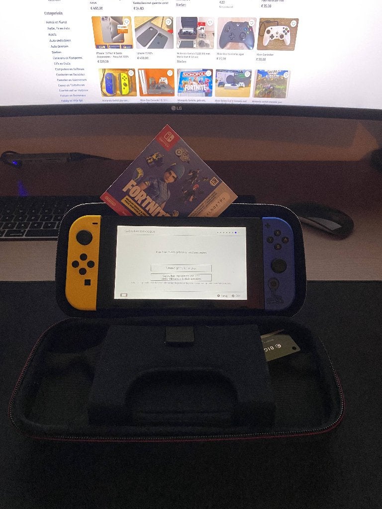 Nintendo Switch Fortnite Wildcat Limited Edition, Met games, Nieuw, Ophalen of Verzenden, Switch Original