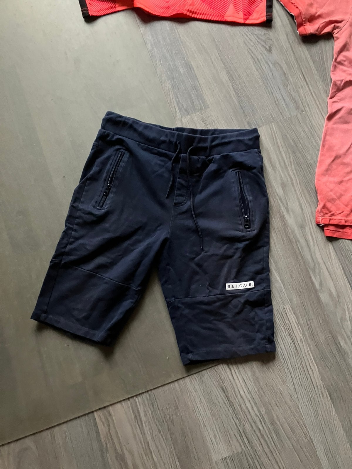 Bijna nieuwe merk bermuda van Retour maat 176 bijna gratis, Kinderen en Baby's, Kinderkleding | Maat 176, Ophalen of Verzenden