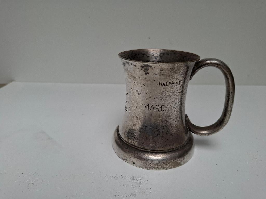 Oude beker Halfpint 1914 , 112 jaar oud , met merktekens, Verzenden
