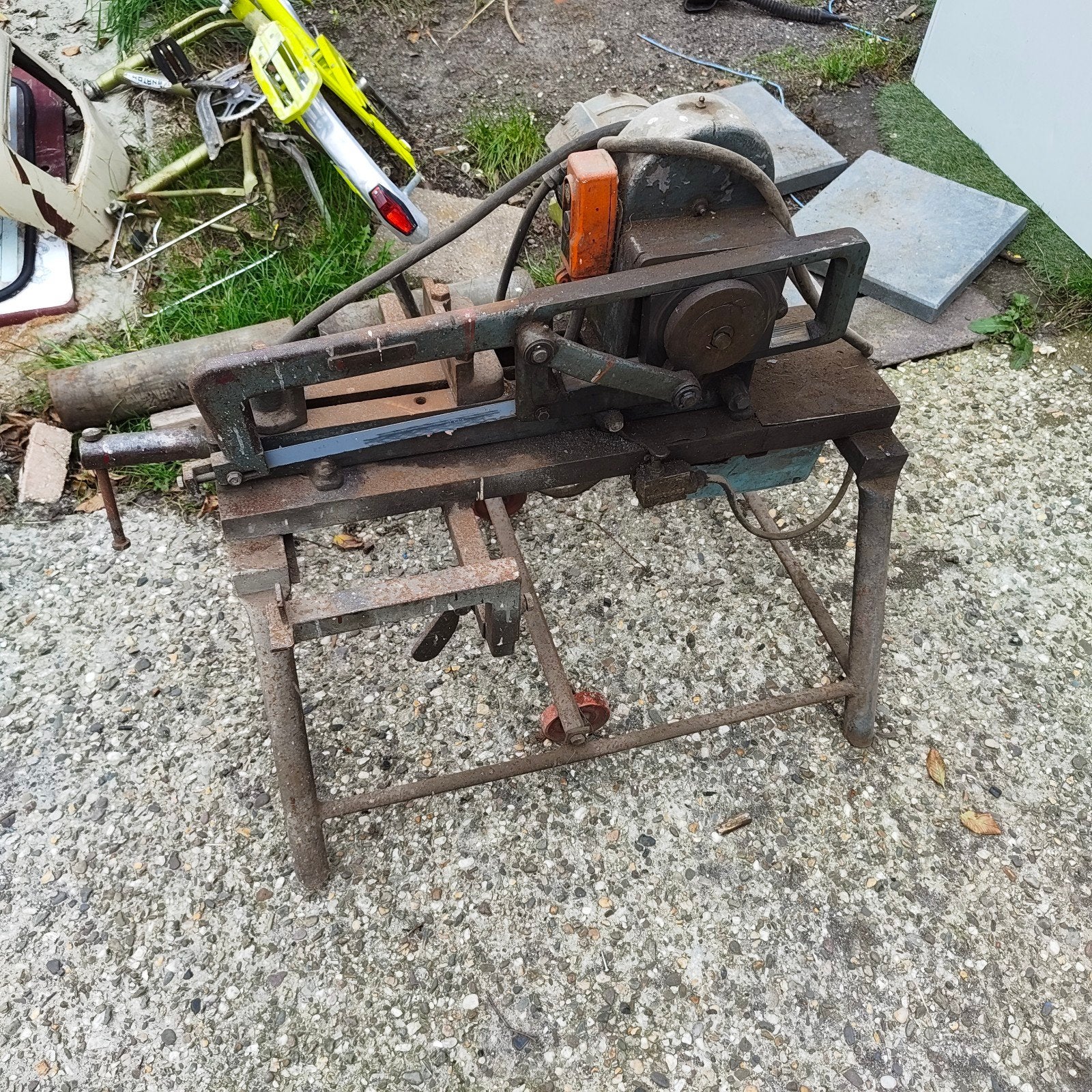 sterke beugelzaag voor staal, Ophalen, 1200 watt of meer, Lintzaag, 70 mm of meer