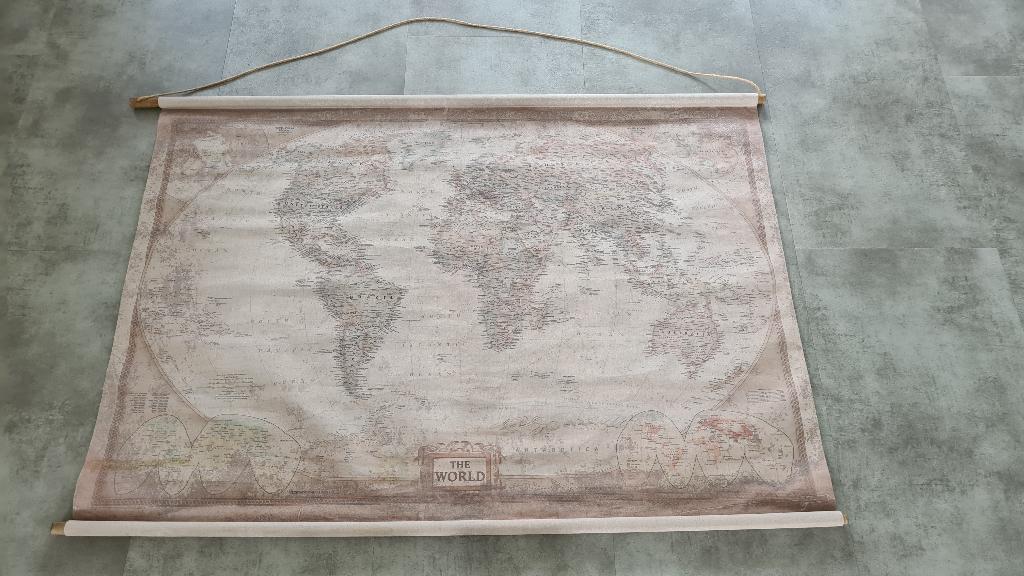Prachtig wandkleed wereldkaart te koop!, 105 cm, Zo goed als nieuw, 146 cm, Landelijk