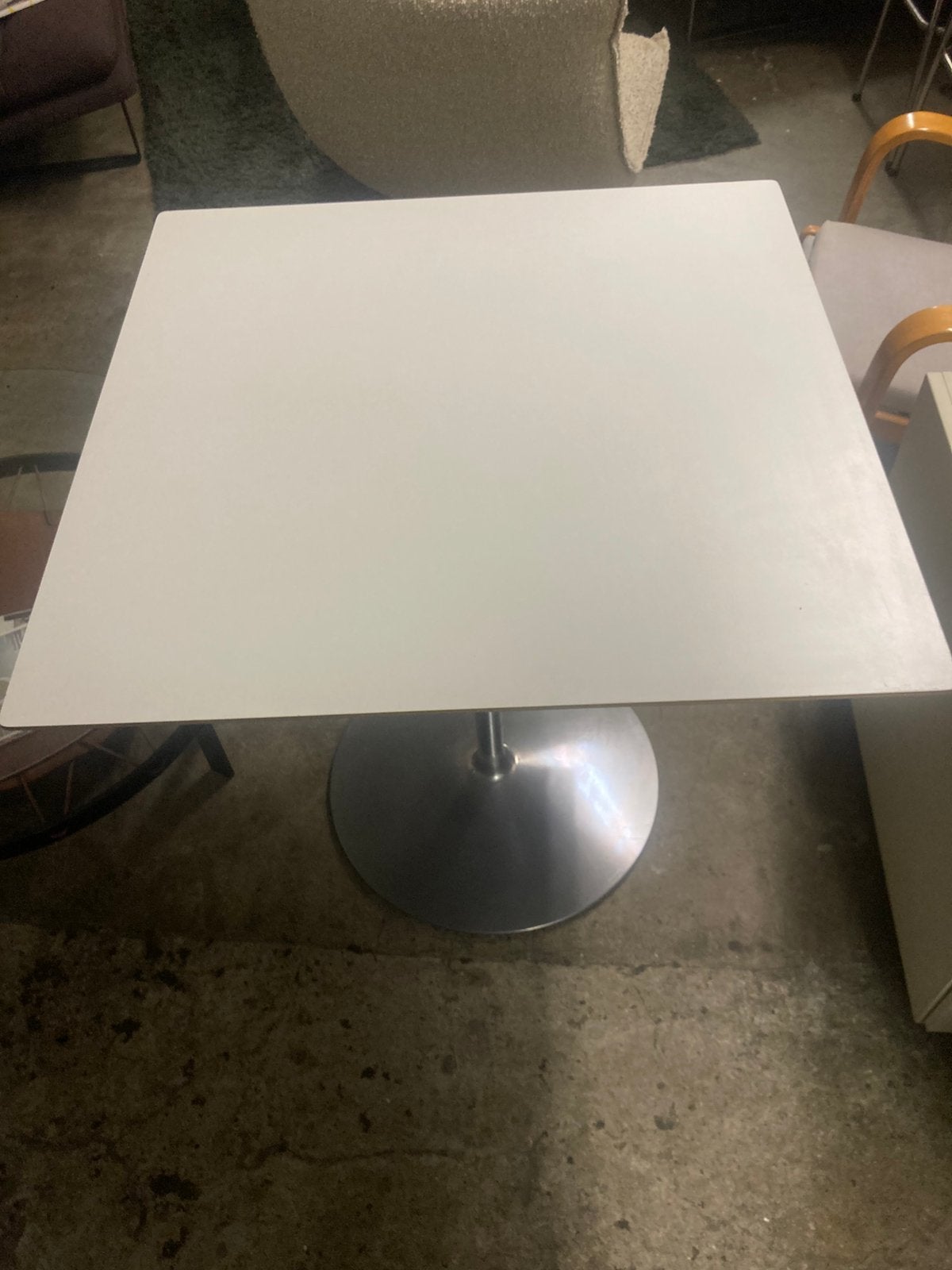 Artifort tafeltje ontwerp Pierre Paulin, Ophalen, Zo goed als nieuw, Rond, 50 tot 100 cm