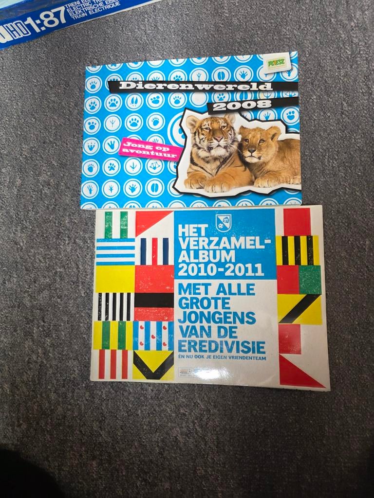 Supermarkt verzamelen boeken 2008 en 2010 ah voetbal plaatje, Ophalen of Verzenden, Meerdere plaatjes