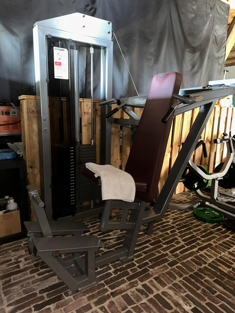 Schouder press (125kg) & bicep curl machine (100kg), Ophalen, Zo goed als nieuw, Krachtstation