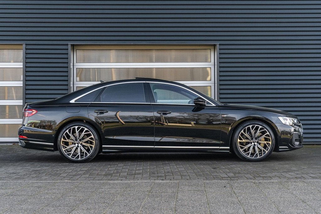 Audi A8 60 TFSIe 462pk quattro | Panoramadak | Achterasbestu, Auto's, Audi, Automaat, 12 maanden, Gebruikt, 2995 cc