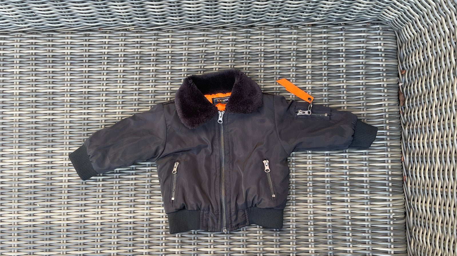 Stoere zwarte bomberjack voor baby's, Kinderen en Baby's, Babykleding | Maat 62, Ophalen, Nieuw, Jongetje of Meisje, Jasje