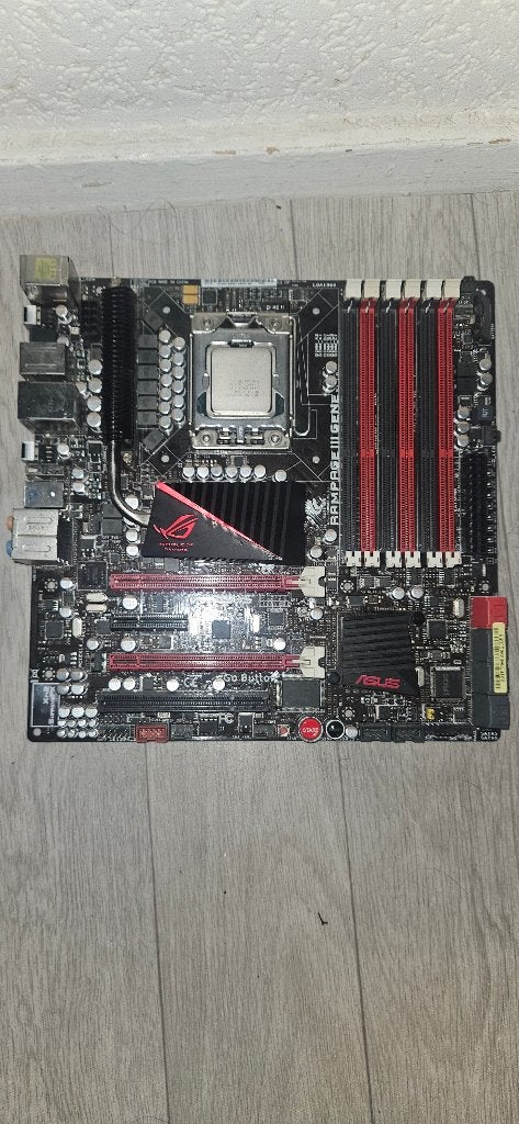 Asus Rampage 3 GENE 1366 moederbord Defect + Xeon E5620, Computers en Software, Ophalen, LGA 1366, DDR3, Micro-ATX