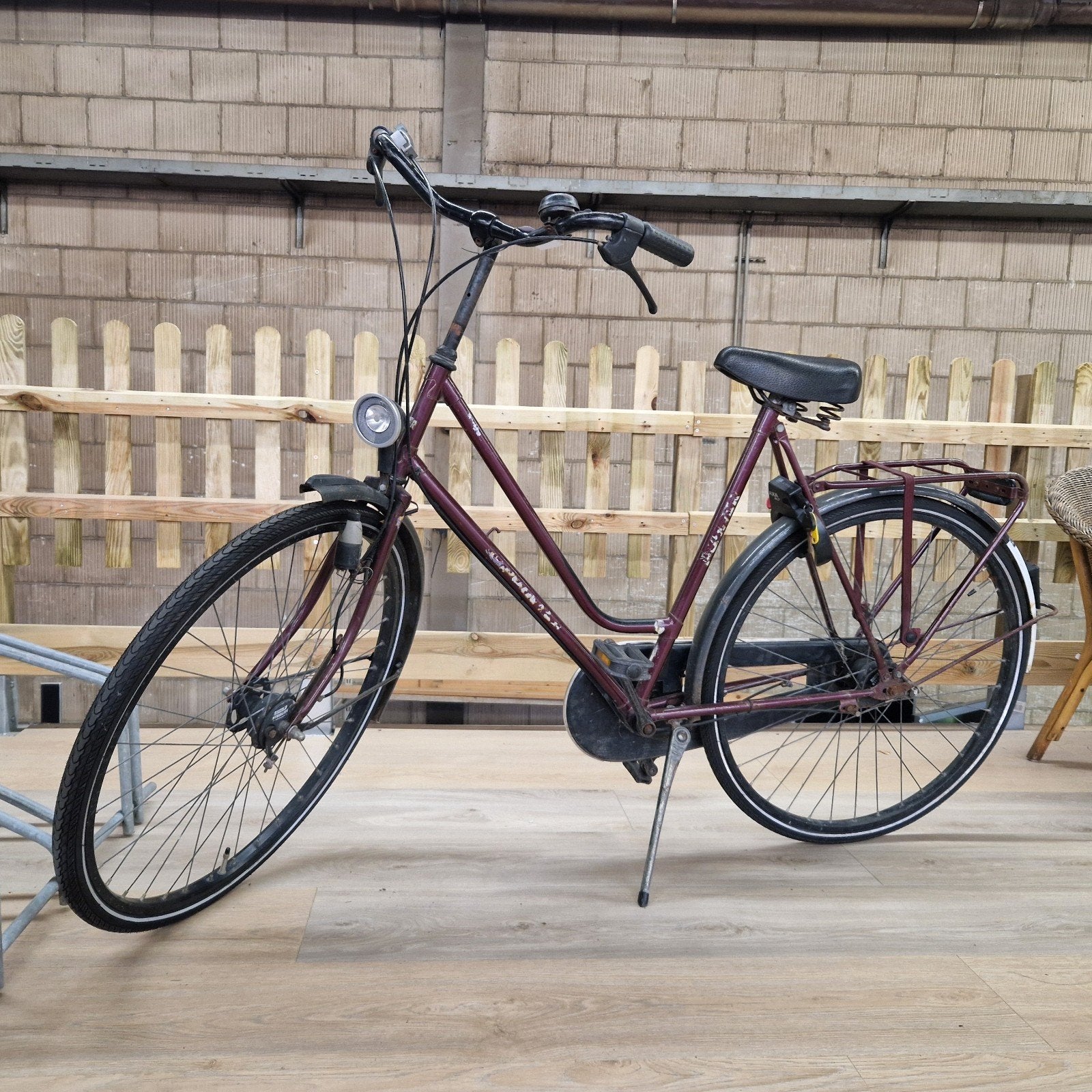 Damesfiets - Gebruikt, Goede Staat, Terugtraprem, Info@sparta.nl, Postbus 1, 7300 AA Apeldoorn, Ophalen