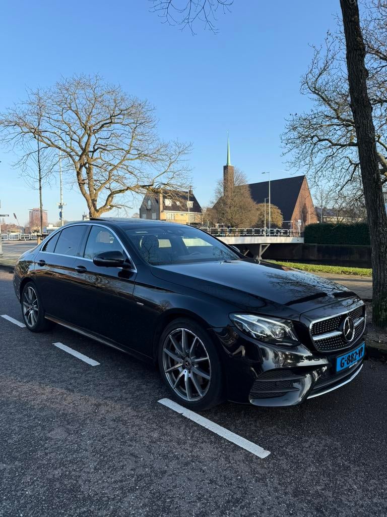 Mercedes-Benz E-Klasse 220D AMG 2019 BTW, Auto's, Mercedes-Benz, Automaat, Achterwielaandrijving, Zwart, Zwart
