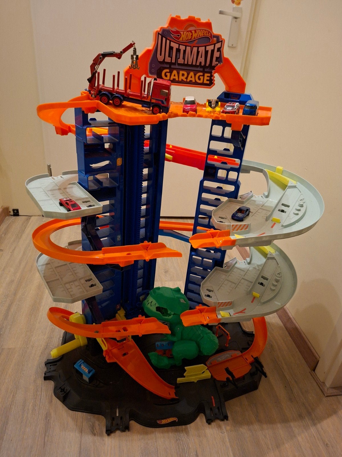 Hot wheels garage, Ophalen, Racebaan, Zo goed als nieuw, Hot Wheels