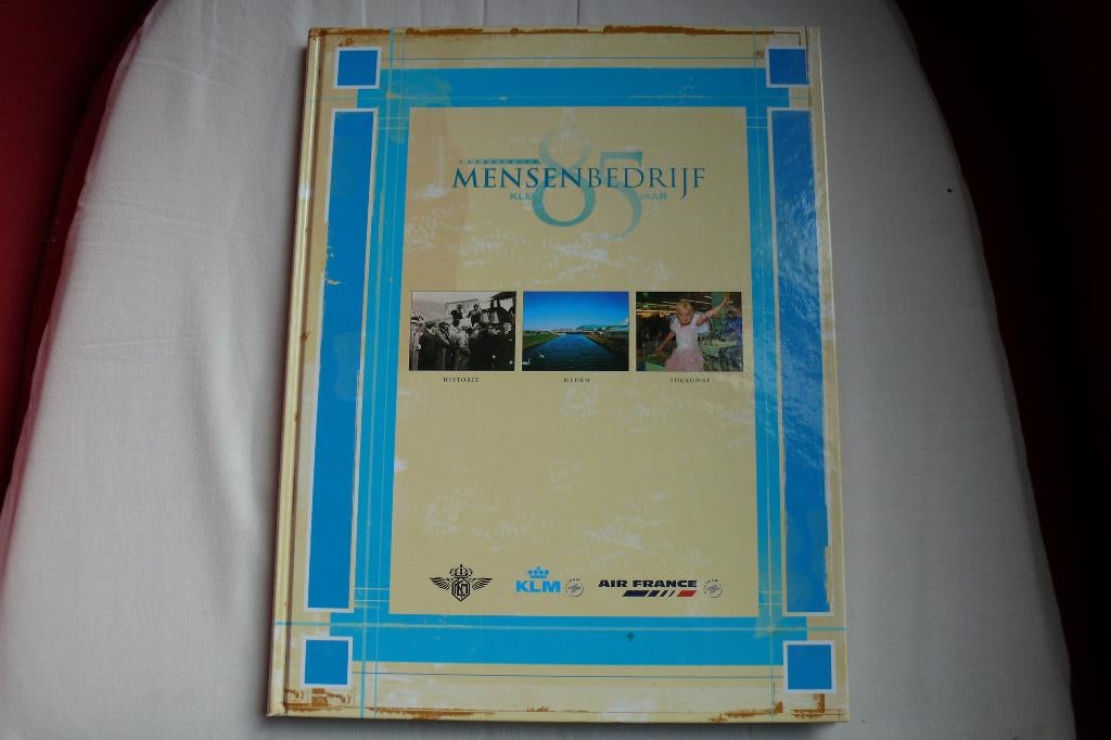KLM boek, 85 jaar Mens en Bedrijf, jubileumboek (uit 2004), Verzamelen, Ophalen of Verzenden, Gebruikt, Boek of Tijdschrift