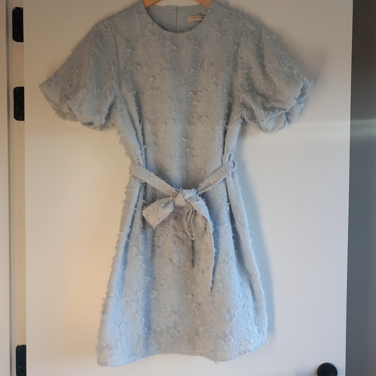 Nette lichtblauwe jurk met ceintuur maat S costes., Blauw, Ophalen of Verzenden, Zo goed als nieuw, Costes