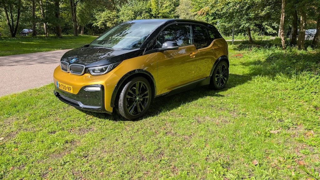 BMW i3s 184pk (120 Ah) Aut 2021 Galvanic Gold, in nieuwstaat, Auto's, Automaat, Dealer onderhouden, Achterwielaandrijving, 50 €/maand
