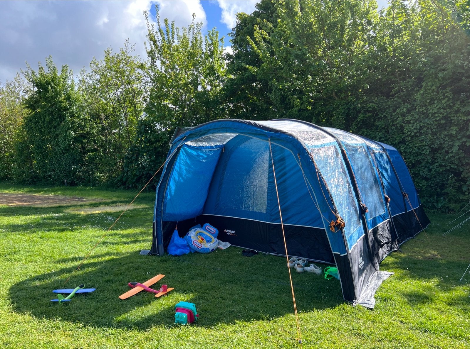Vango Capri Air 400XL Sky Blue tent met pomp en verlichting, Ophalen, Gebruikt, Tot en met 4