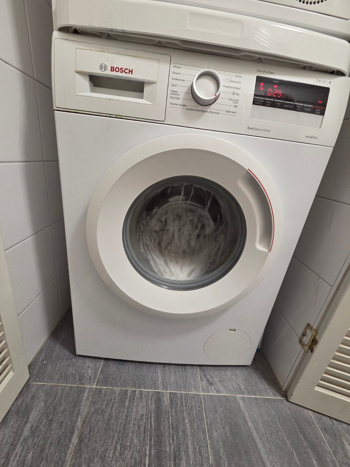 Bosch Serie 4 VarioPerfect EcoSilence Drive Wasmachine, Witgoed en Apparatuur, Wasmachines, Ophalen, Zo goed als nieuw, Voorlader