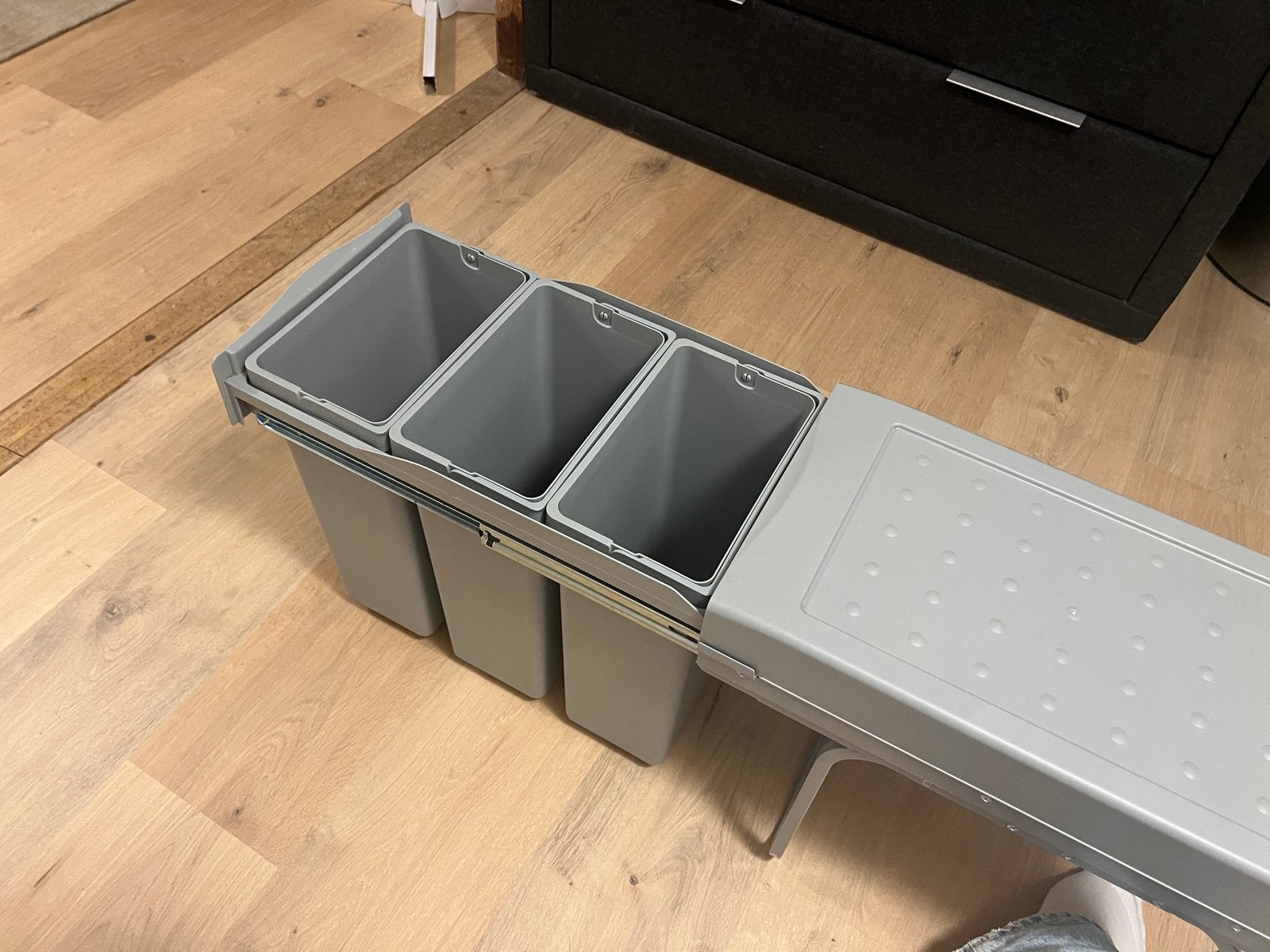 Wesco uitschuifbare prullenbak met 3 uitneembare bakken, Ophalen, Kunststof, Gebruikt, 5 – 50