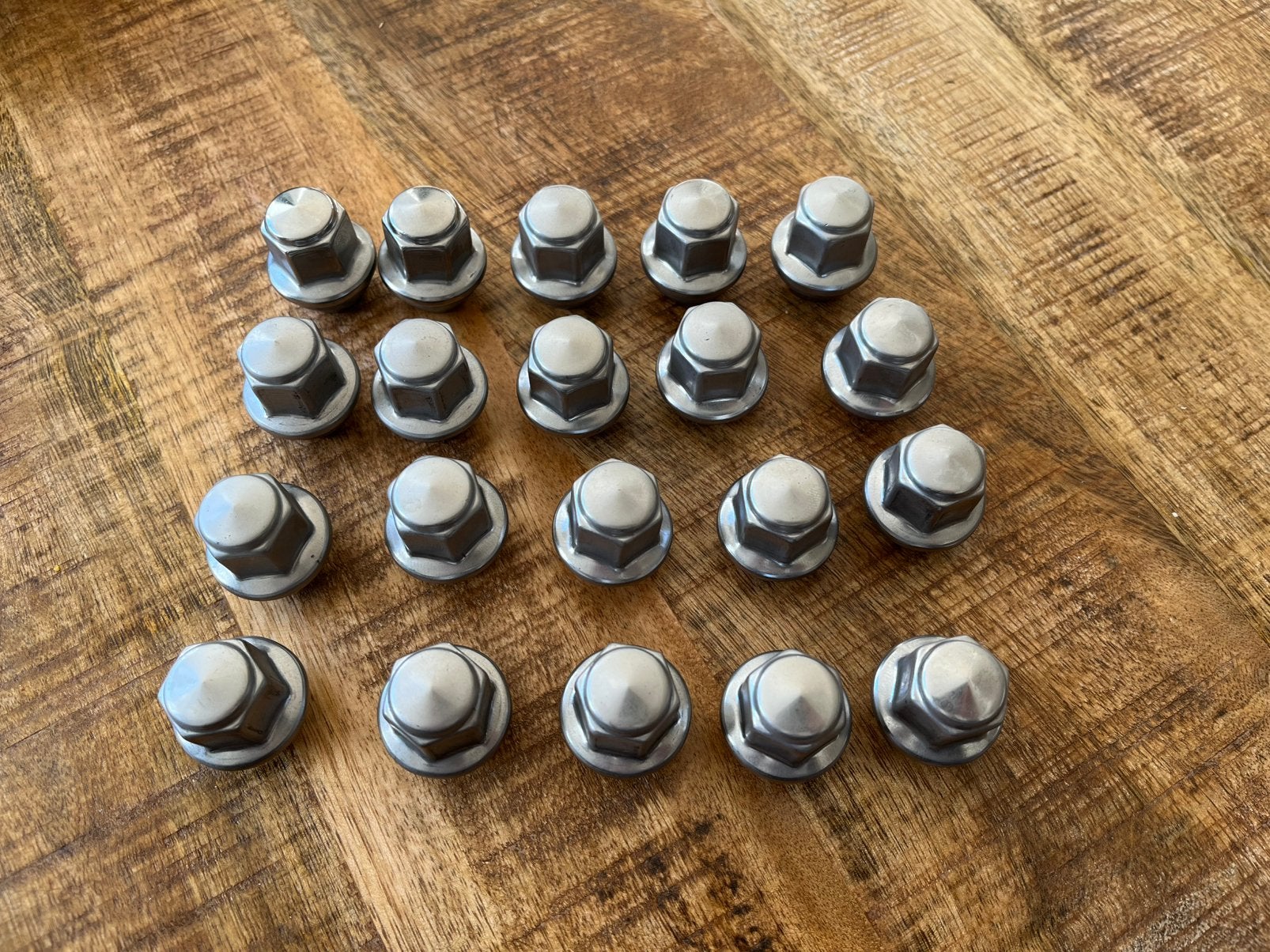 20 nieuwe originele wielmoeren voor een Ford , Volvo M12x1,5, Auto-onderdelen, Ophalen of Verzenden, Nieuw, Ford