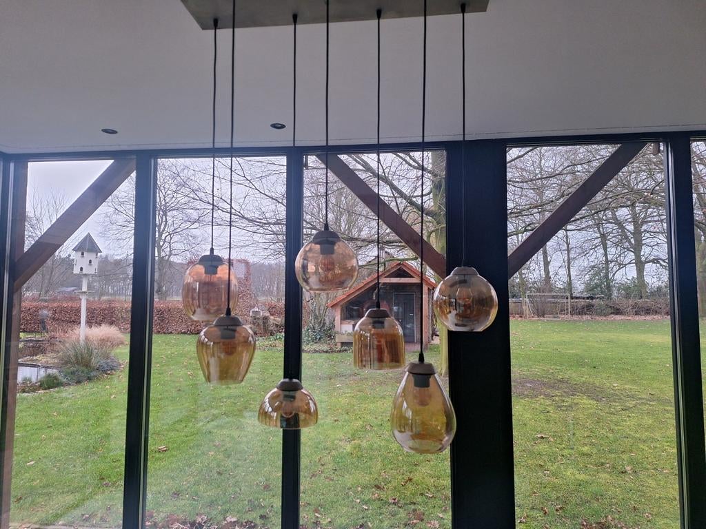 Moderne hanglamp met 7 amberkleurige glazen bollen, Ophalen, Modern, Industrieel, Sfeervol, Zo goed als nieuw, Glas
