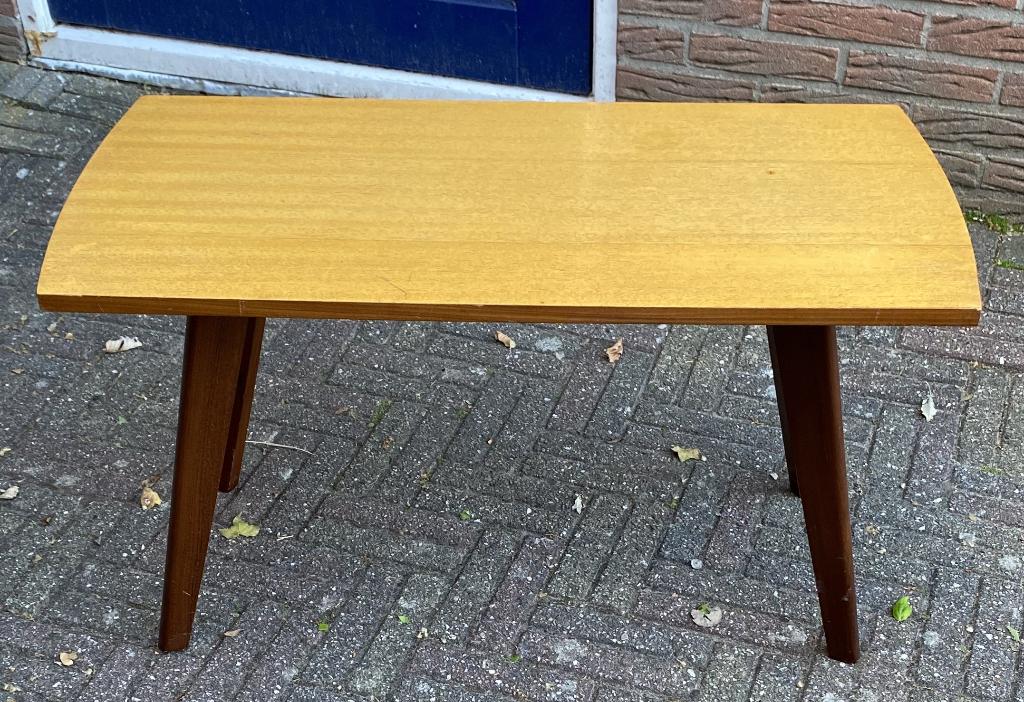 Leuke Retro Tafel - vintage mid century design teak, Huis en Inrichting, Tafels | Salontafels, Ophalen, Gebruikt, Minder dan 50 cm